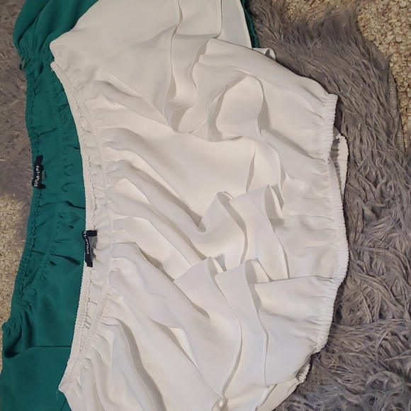 SOLD!!!💋BUNDLE of ruffle crop top!!! - Picture 4 of 5